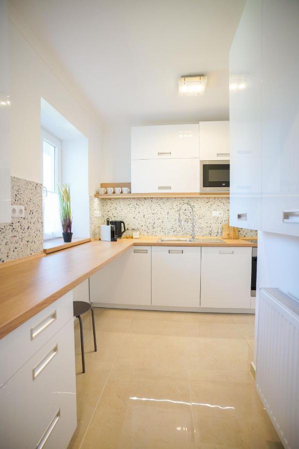 Piroska Bartokteri Apartman 02 Eger Bagian luar foto