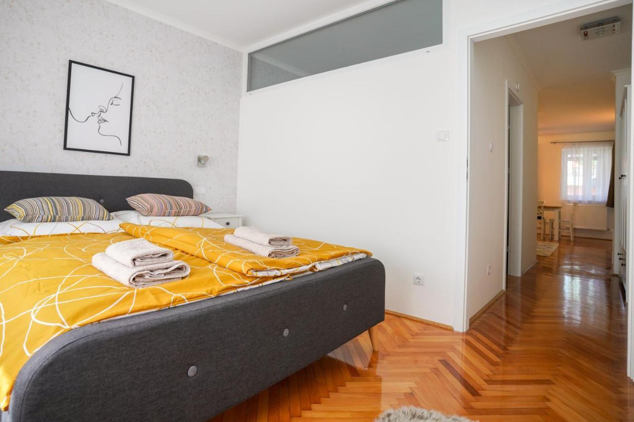 Piroska Bartokteri Apartman 02 Eger Bagian luar foto
