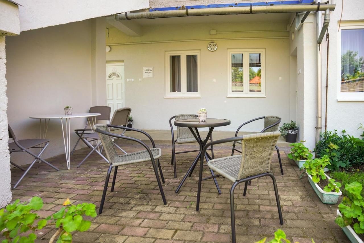 Piroska Bartokteri Apartman 02 Eger Bagian luar foto